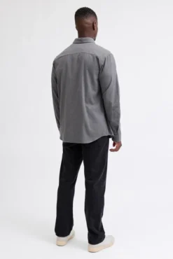 Camisa clásica sarga
