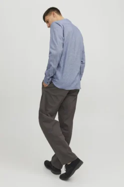 Camisa confort fit cuello mao