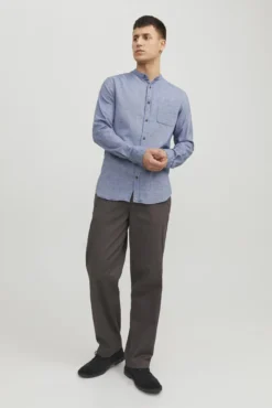 Camisa confort fit cuello mao