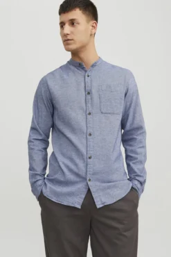 Camisa confort fit cuello mao
