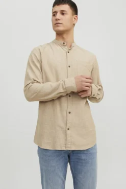 Camisa confort fit cuello mao