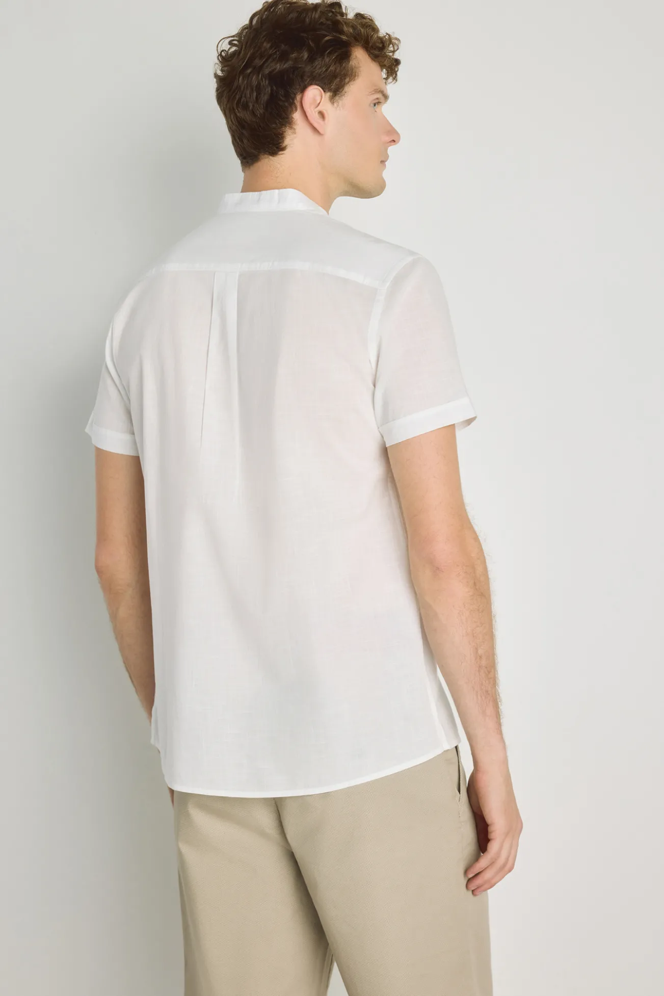 Camisa cuello mao manga corta