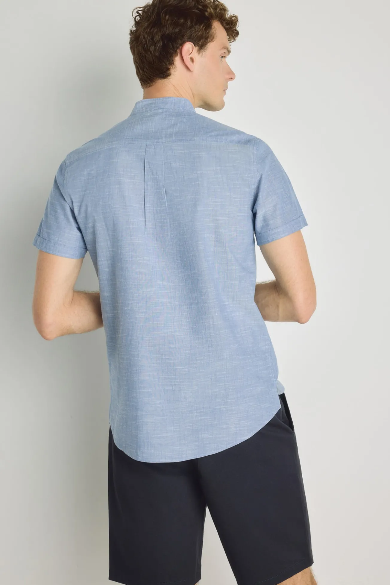 Camisa cuello mao manga corta