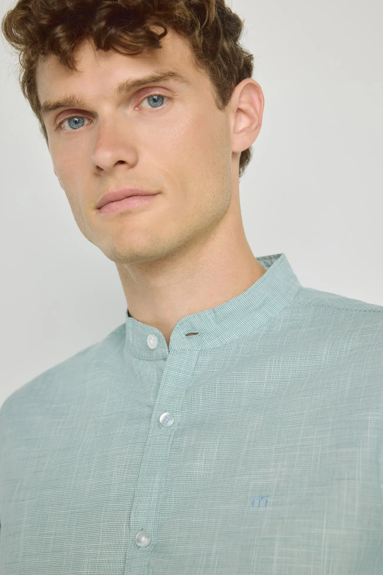 Camisa cuello mao manga larga