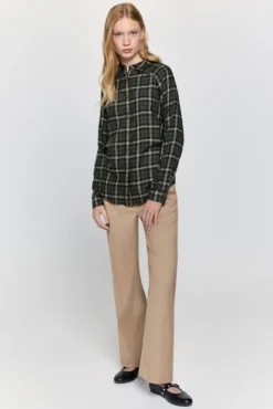 Camisa cuello solapa en cuadros tartán