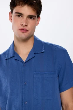 Camisa de manga corta jacquard ligera