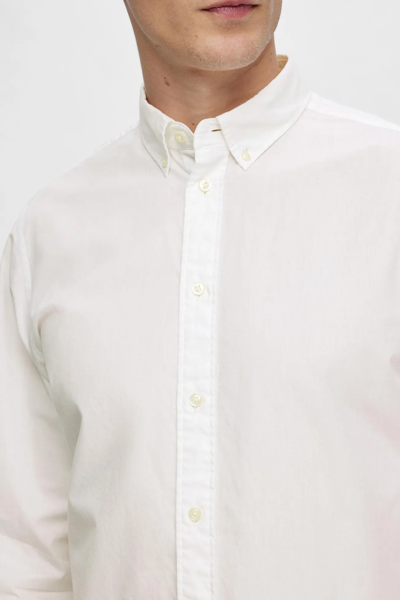 Camisa de manga larga Slim Fit confeccionada con algodón reciclado