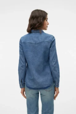 Camisa denim con bolsillos en el pecho