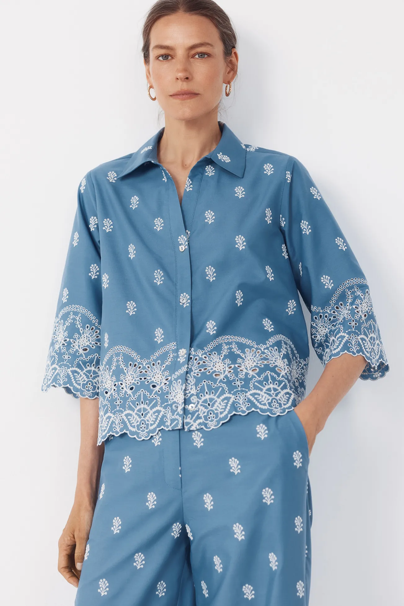 Camisa detalles bordados
