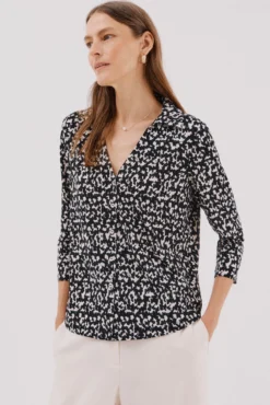 Camisa elástica botones