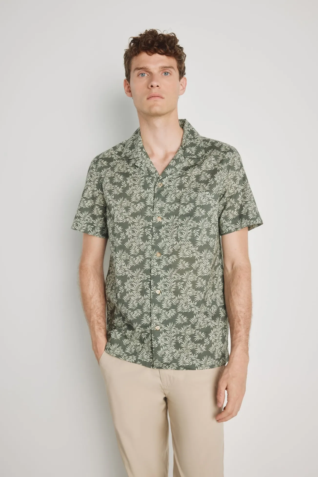 Camisa estamapada manga corta