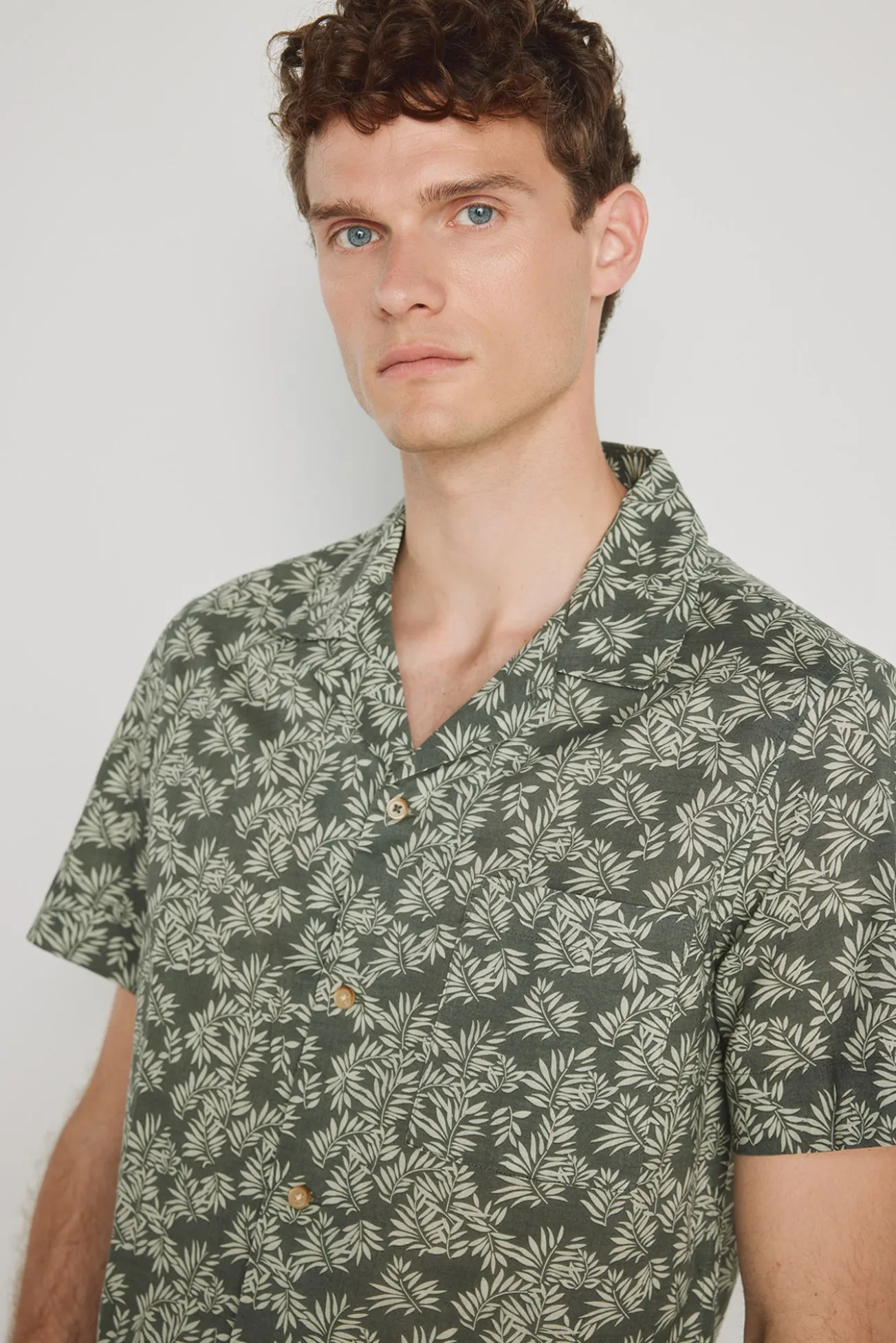 Camisa estamapada manga corta