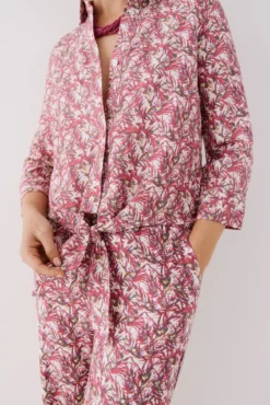 Camisa estampada con nudo