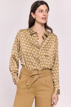 Camisa estampada cuello camisero