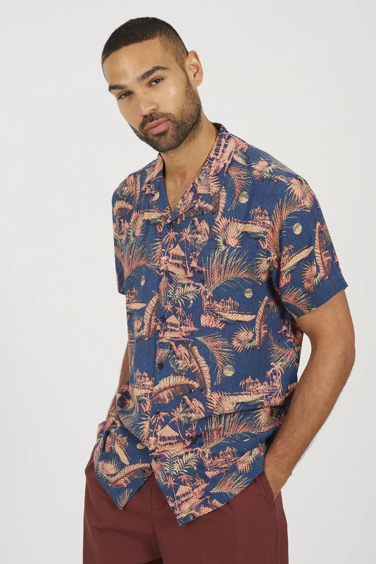 Camisa estampada de manga corta