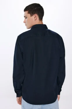 Camisa estructura tinte en prenda