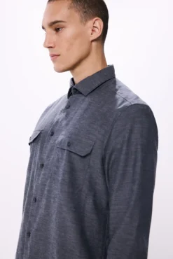 Camisa franela bolsillos en pecho