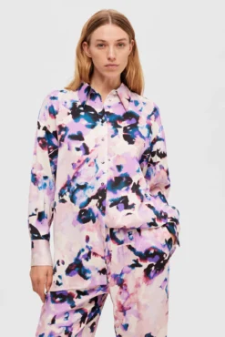 Camisa larga satinada con print confeccionada con Lenzing ECOVERO