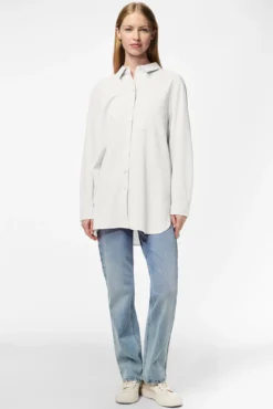 Camisa larga tipo oversize
