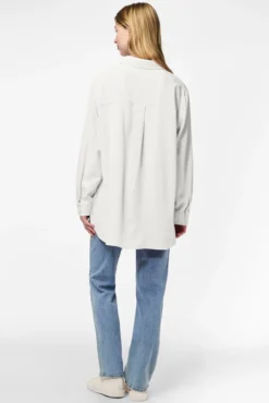 Camisa larga tipo oversize