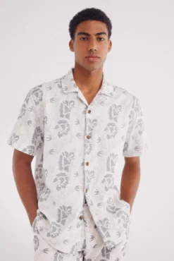 Camisa manga corta bordada flores