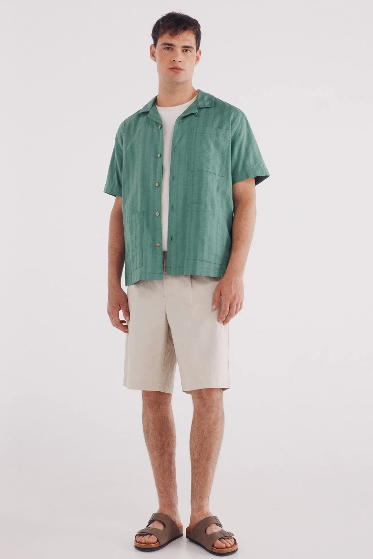 Camisa manga corta guayabera ligera jacquard