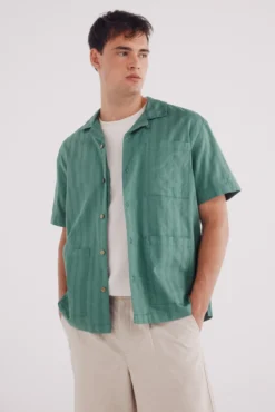Camisa manga corta guayabera ligera jacquard