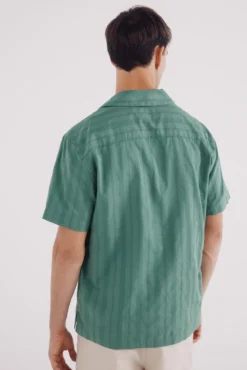 Camisa manga corta guayabera ligera jacquard