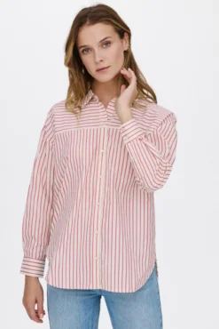 Camisa manga larga tachas