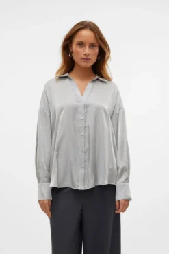 Camisa oversize de mujer con cuello pico