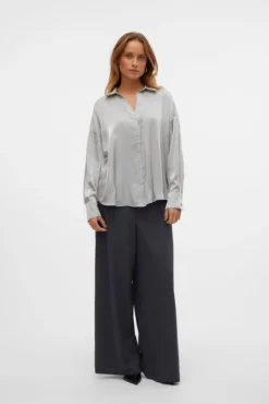 Camisa oversize de mujer con cuello pico