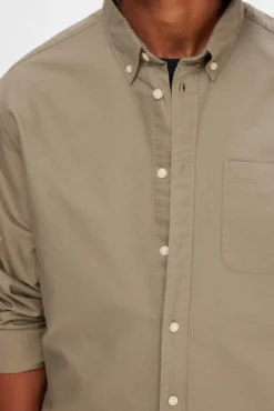 Camisa oxford Regular Fit con bolsillo 100% algodón