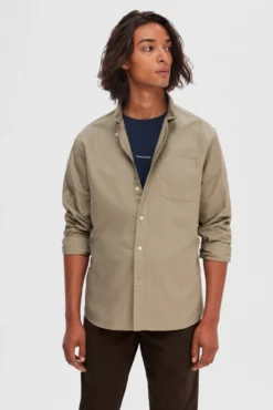 Camisa oxford Regular Fit con bolsillo 100% algodón