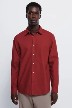 Camisa oxford tinte en prenda