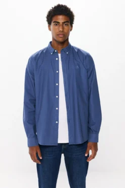 Camisa oxford tinte en prenda