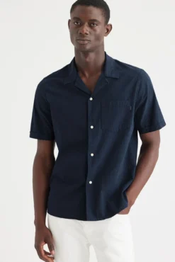 Camisa regular fit cuello acampanado