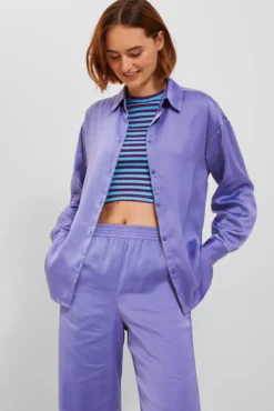 Camisa satinada de manga larga
