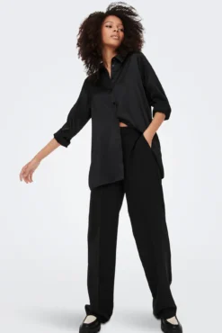 Camisa satinada oversized