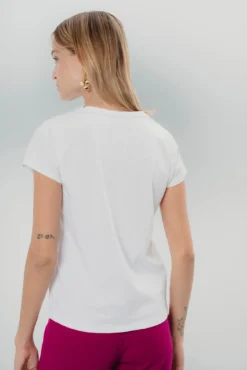 Camiseta Blanca Vibrante