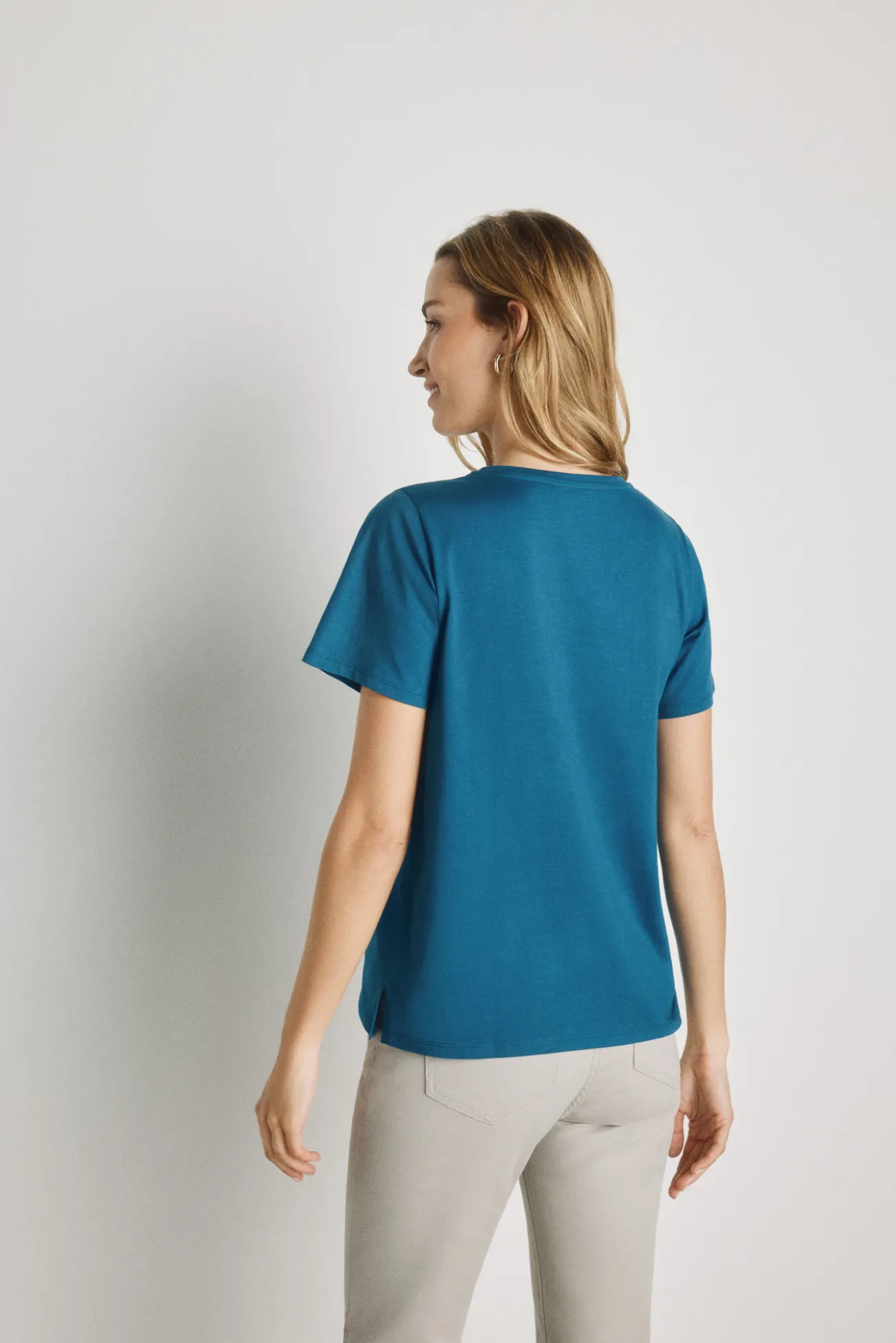 Camiseta bordada manga corta