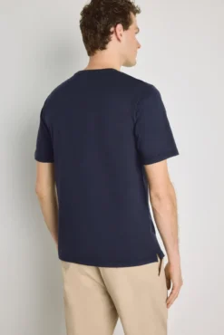 Camiseta básica con logo bordado