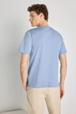 Camiseta básica con logo bordado