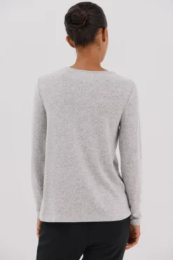 Camiseta básica escote caja