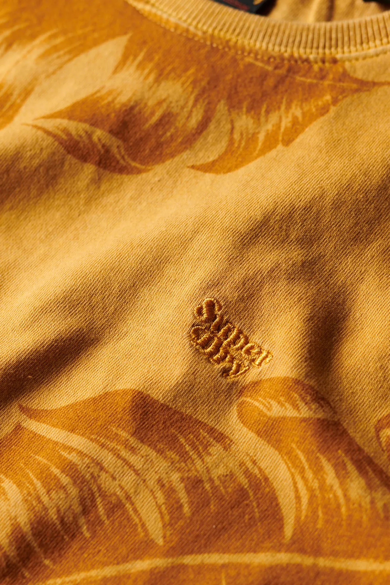 Camiseta con estampado sobreteñido Vintage