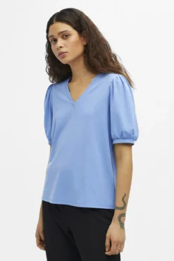 Camiseta con mangas globo