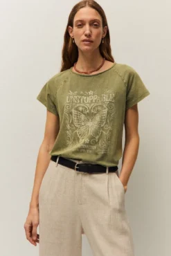 Camiseta con print de mariposa