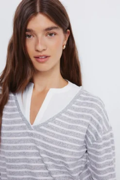 Camiseta cuello combinado