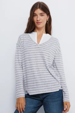 Camiseta cuello combinado