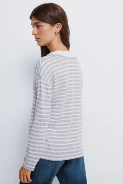 Camiseta cuello combinado