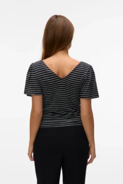 Camiseta de rayas con mangas acampanadas
